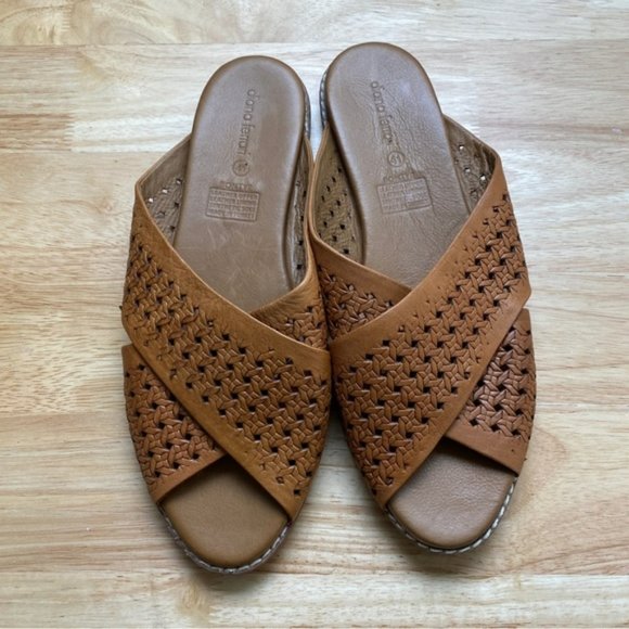 DIANA FERRARI inchBontyeinch Tan Laser Cut Flat Leather Sandals Slides Mules - Picture 1 of 7